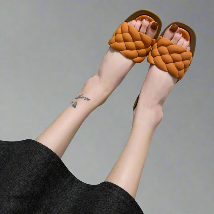 Aurora | Elegant Sandals with Soft Finish